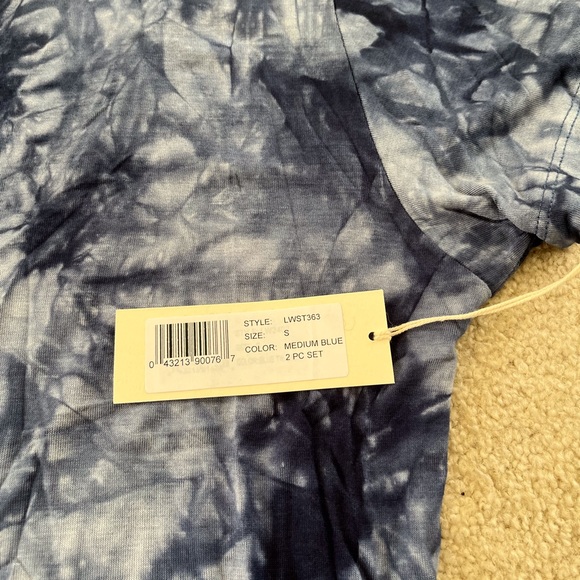 3 piece C & C California Tye Dye Pajama lounge set. - Picture 8 of 9